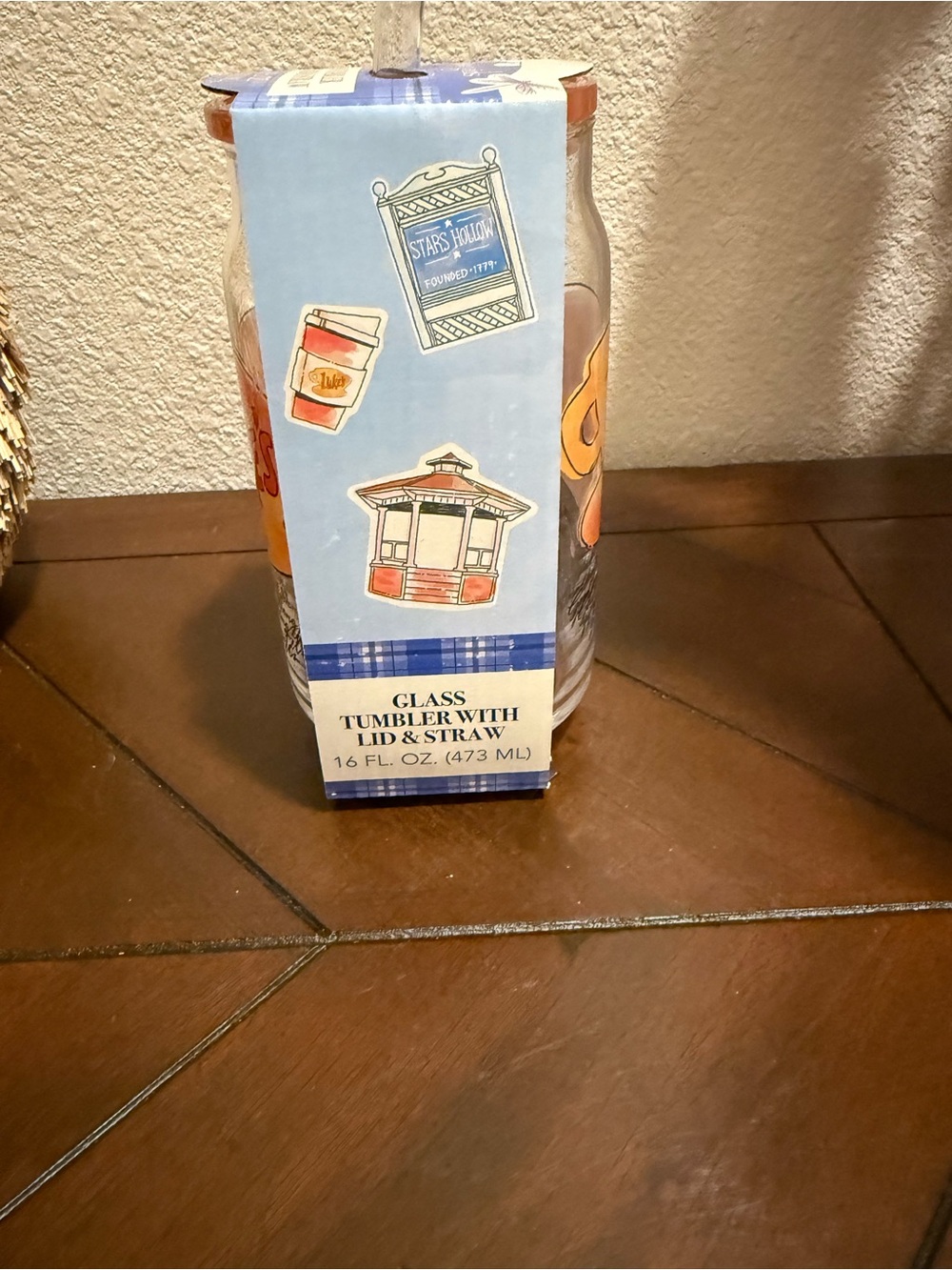 Gilmore Girls 16 Oz Reusable Glass Tumbler with Lid & Straw- LUKE’S- NWT - Picture 4 of 5